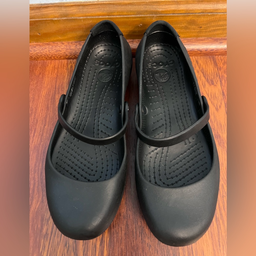 Women’s Black Size 8 Mary Jane CROCS